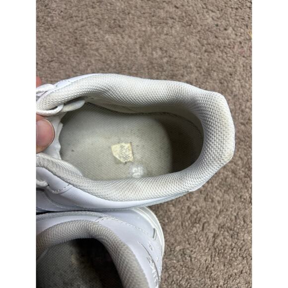 Nike Air Force One Sneakers Men Size US Size 9.5 Triple White Low AF1 315122-111 - Picture 6 of 7